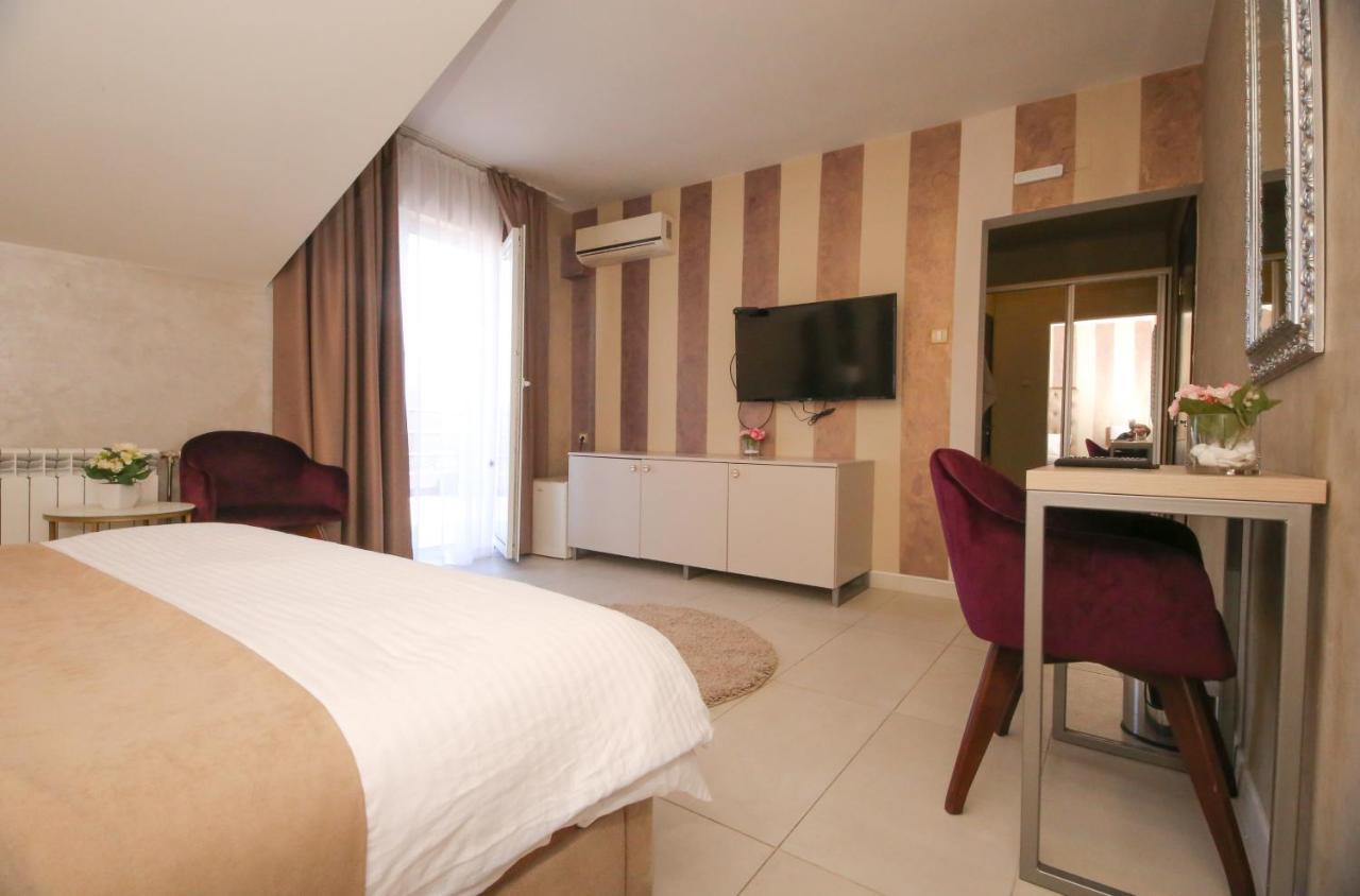 Bajadera Lux Hotel Belgrado Buitenkant foto
