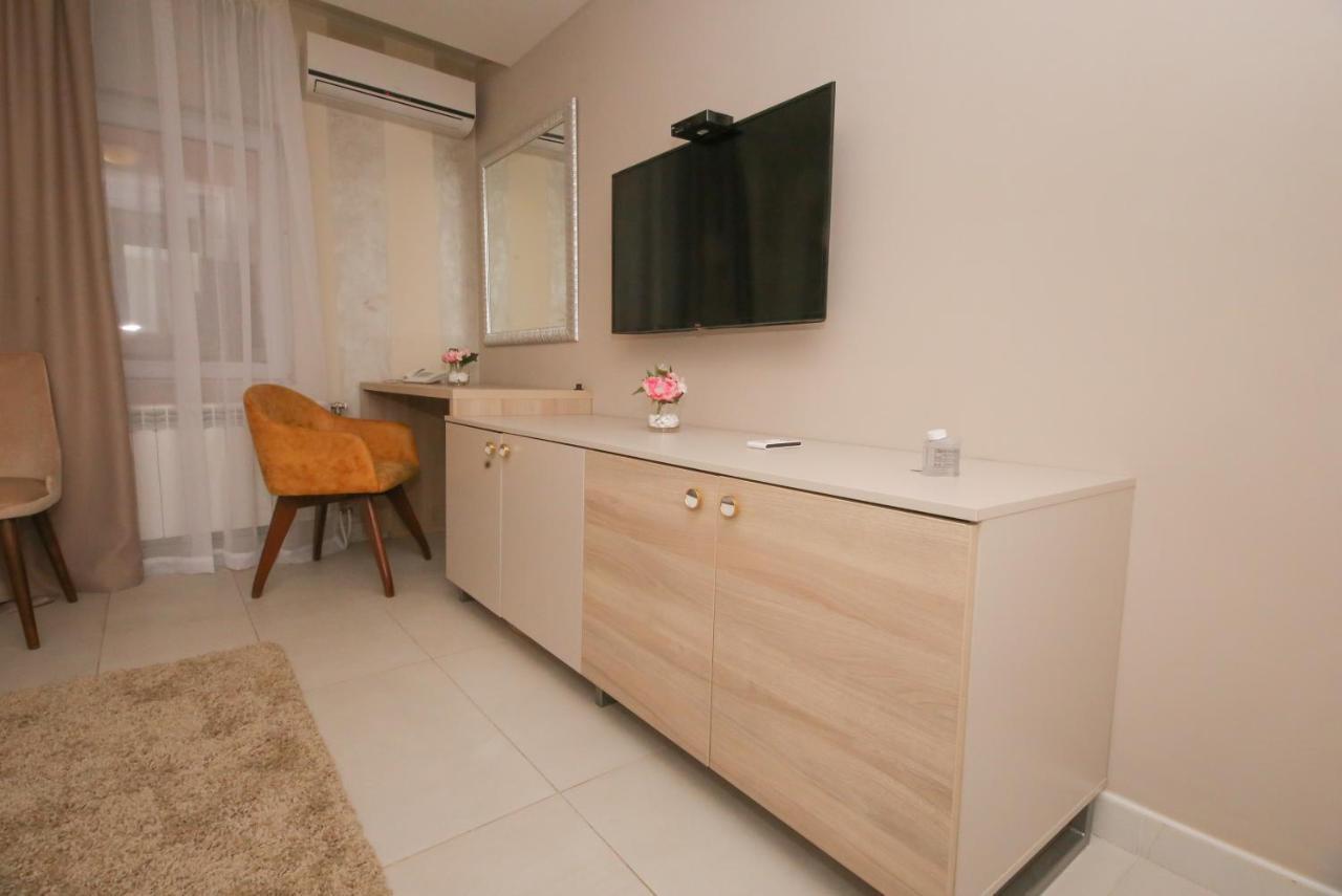 Bajadera Lux Hotel Belgrado Buitenkant foto