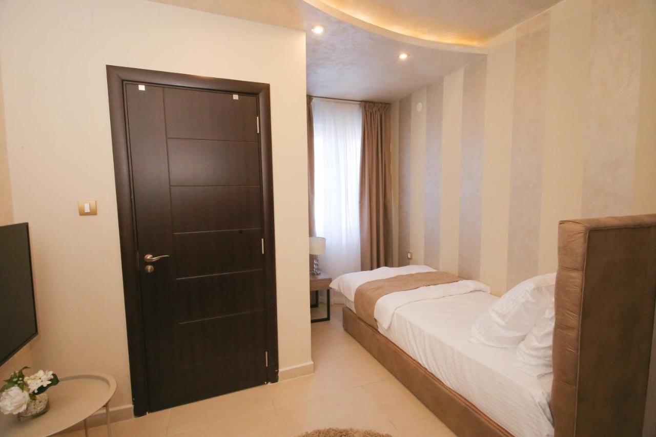 Bajadera Lux Hotel Belgrado Buitenkant foto