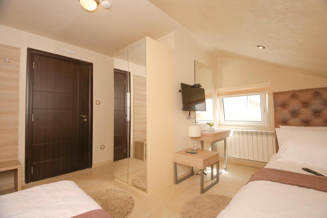 Bajadera Lux Hotel Belgrado Buitenkant foto