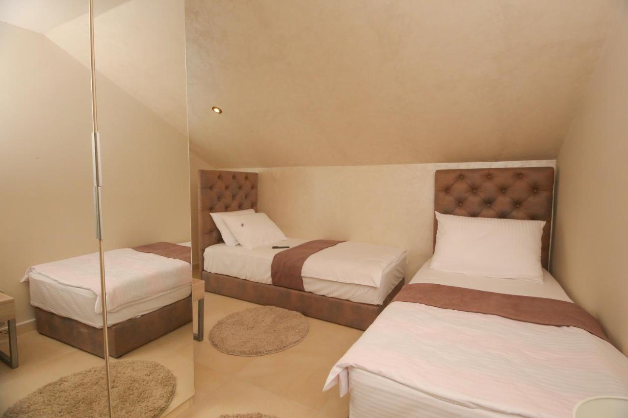 Bajadera Lux Hotel Belgrado Buitenkant foto