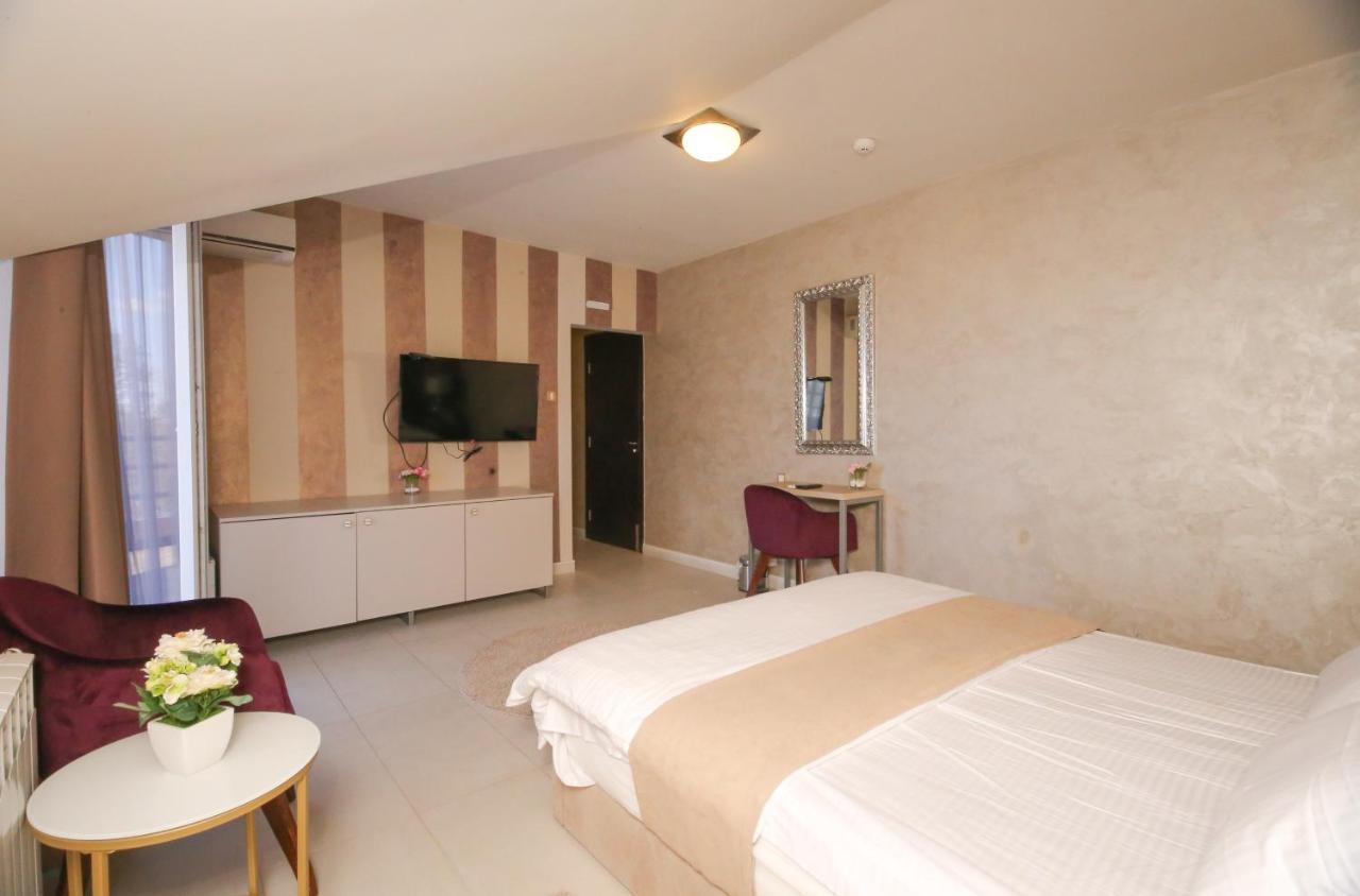 Bajadera Lux Hotel Belgrado Buitenkant foto