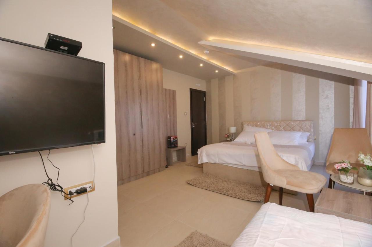 Bajadera Lux Hotel Belgrado Buitenkant foto