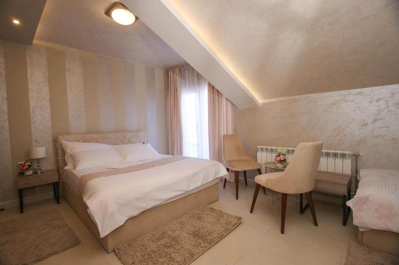 Bajadera Lux Hotel Belgrado Buitenkant foto
